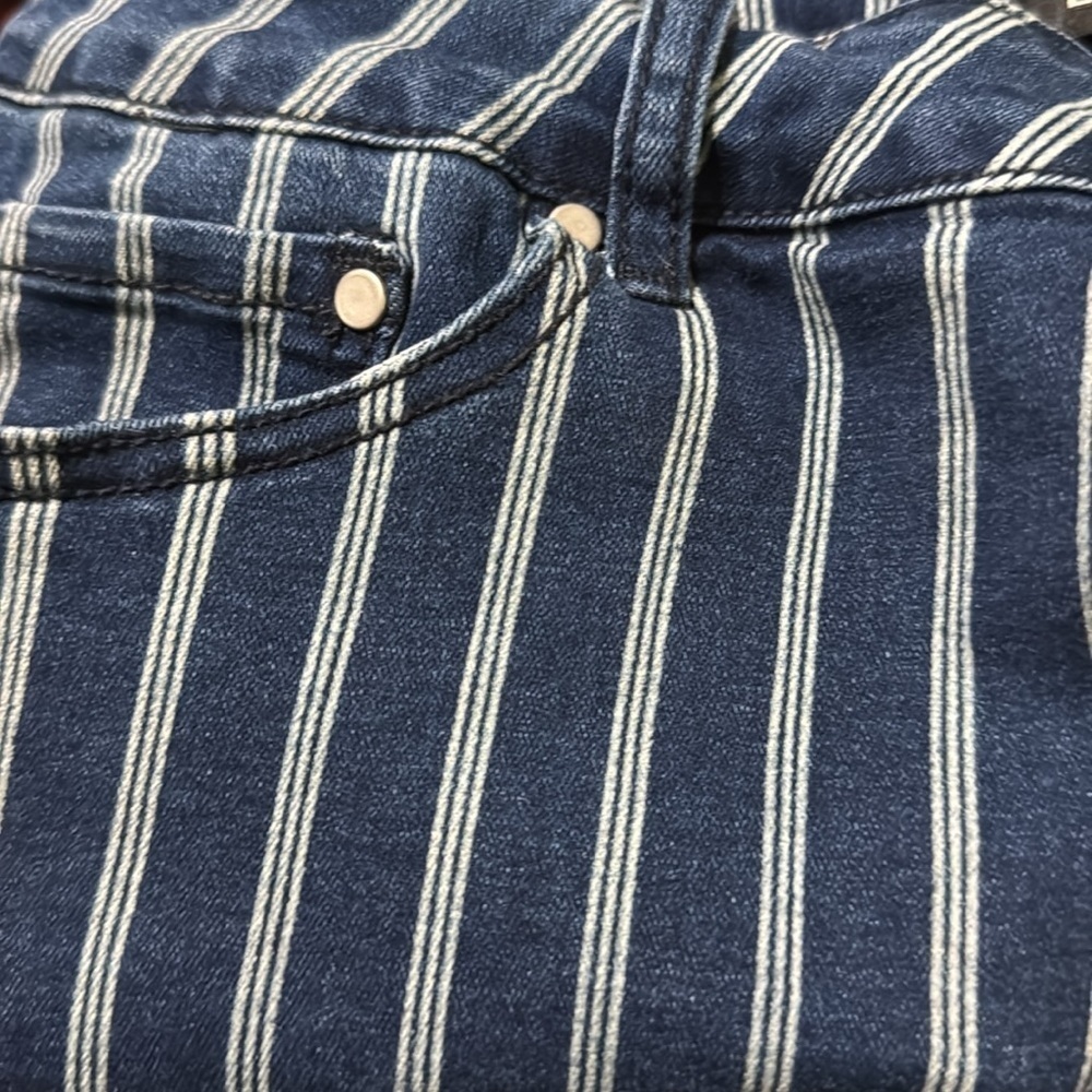 Baccini Navy Striped Denim Skirt Cotton Polyester Rayon Spandex Women Size 6 - Picture 4 of 11